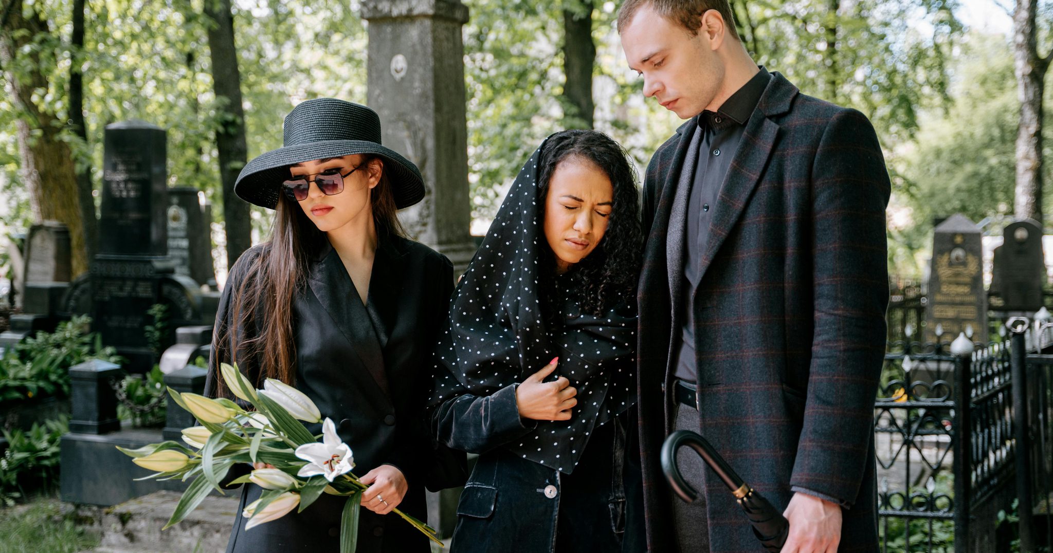 What to Say When Someone Dies: A Gentle Guide to Sympathy Messages